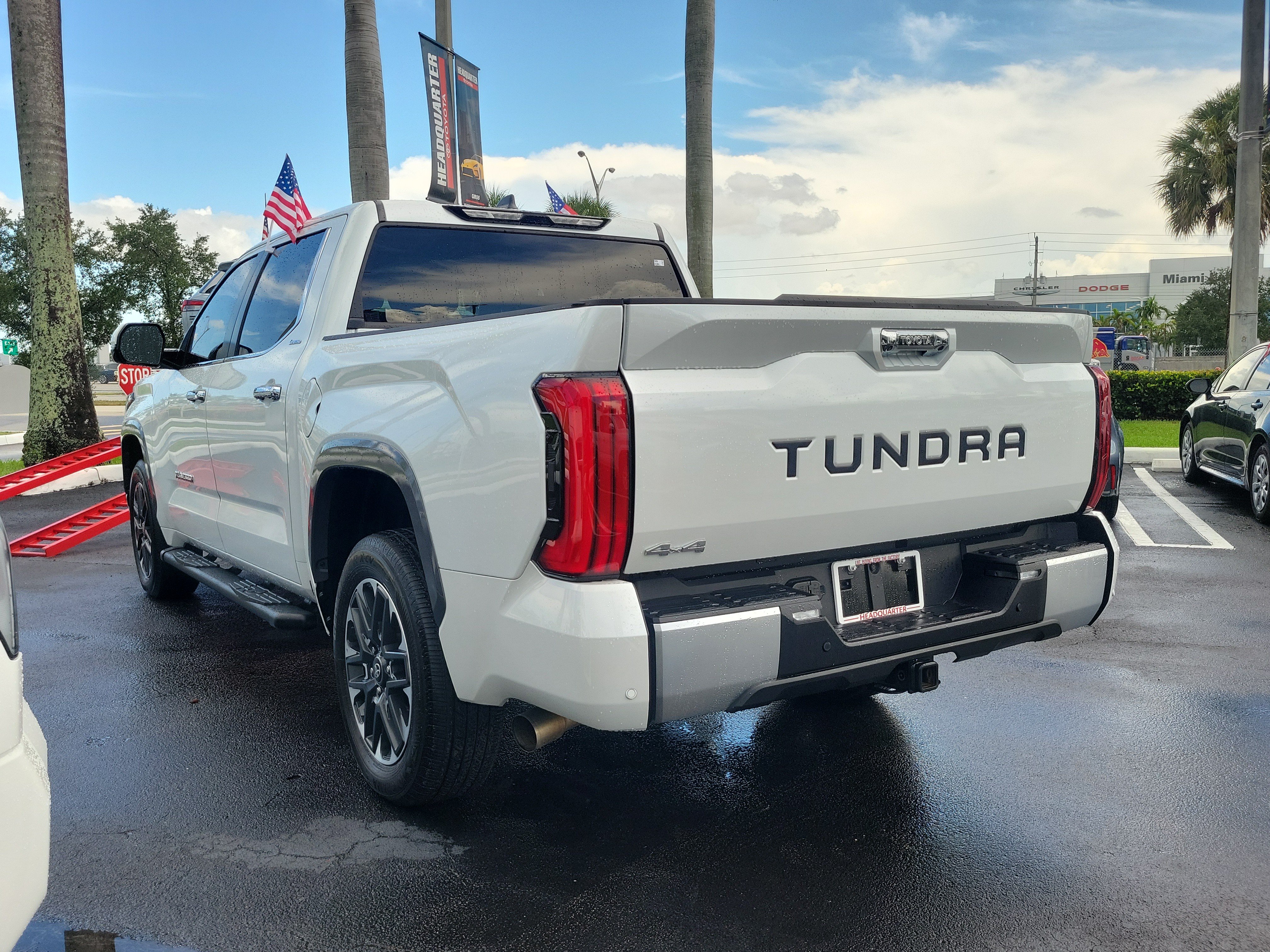 Used 2025 Toyota Tundra Limited AWD/4WD image 8