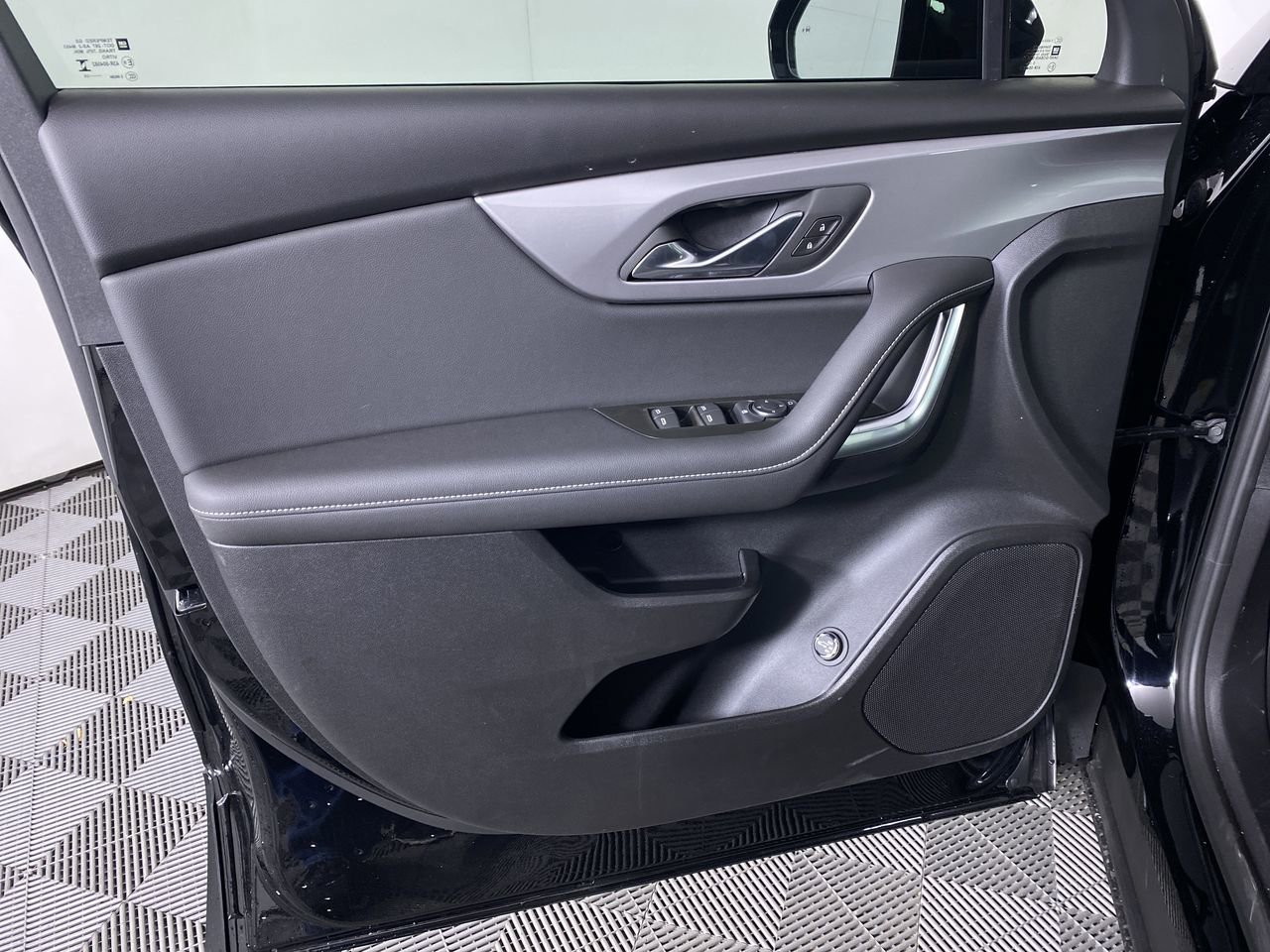 New 2026 Chevrolet Blazer LT w/ Convenience Package FWD image 22