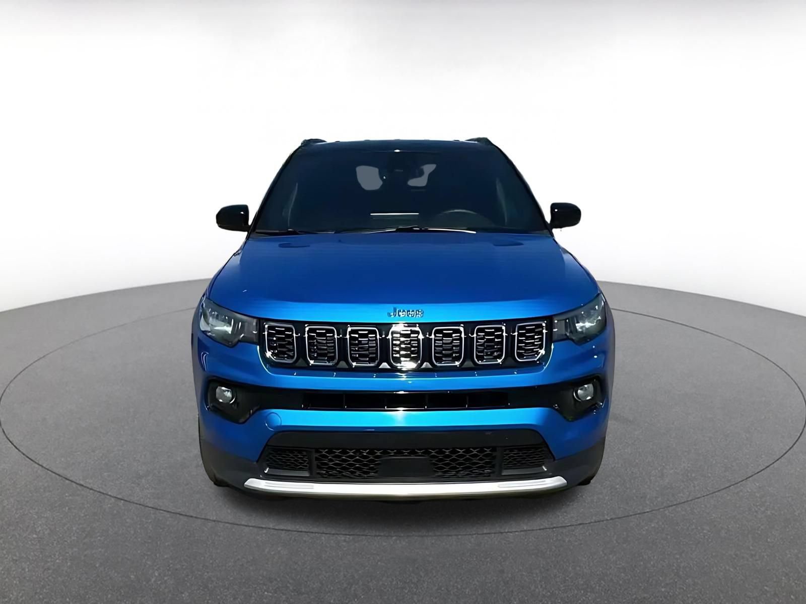 Used 2025 Jeep Compass Limited AWD/4WD image 4