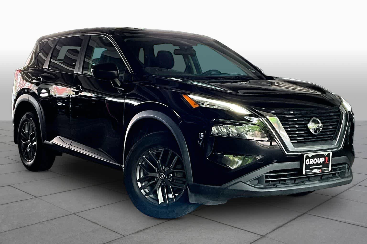 Used 2021 Nissan Rogue S FWD image 2