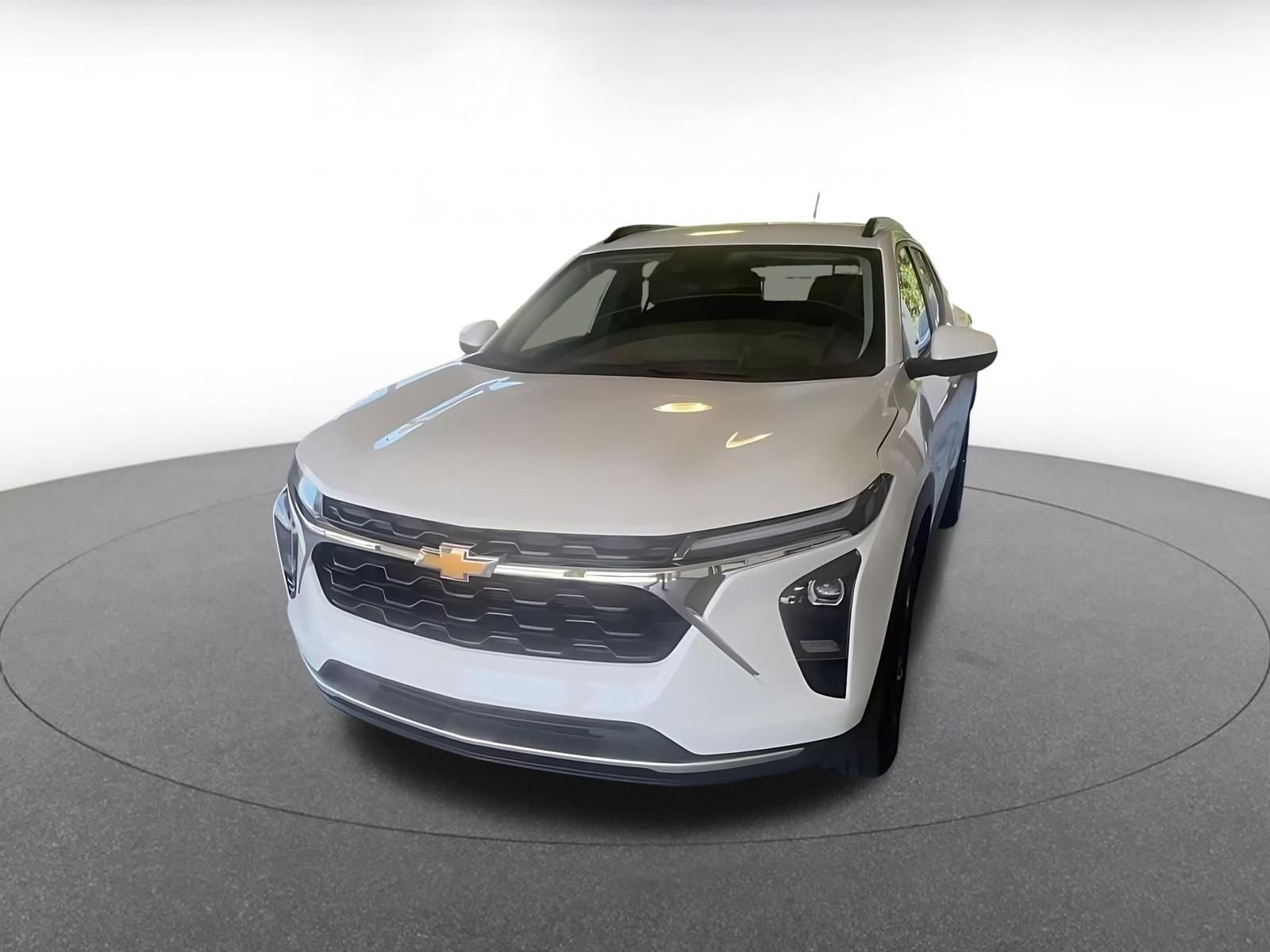 Used 2025 Chevrolet Trax LT w/ LT Convenience Package FWD image 6