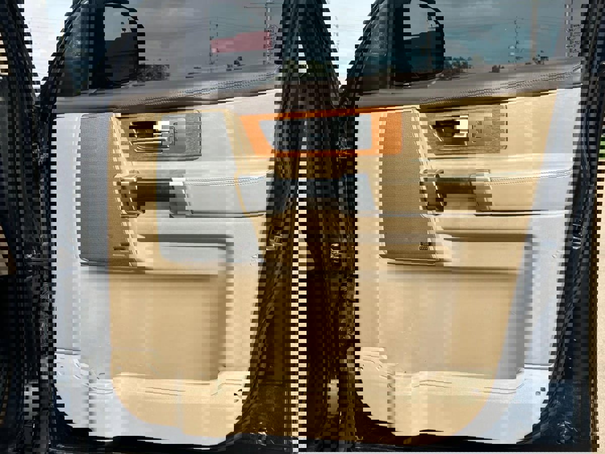 Used 2016 Land Rover LR4 HSE LUX image 40