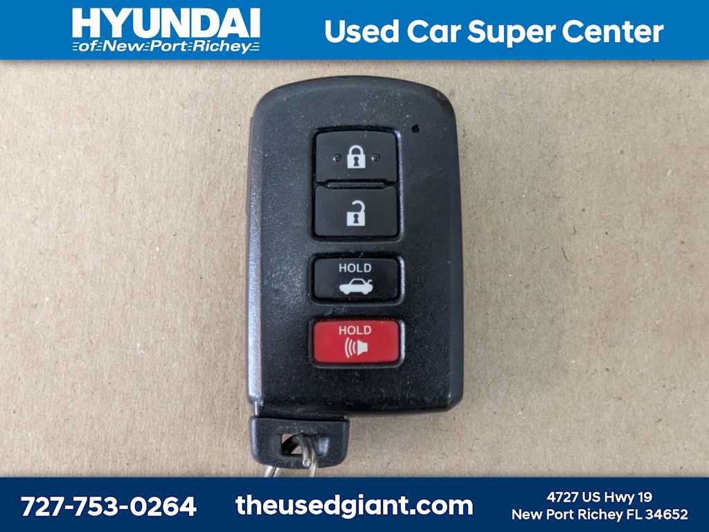 Used 2015 Toyota Avalon XLE Touring FWD image 38