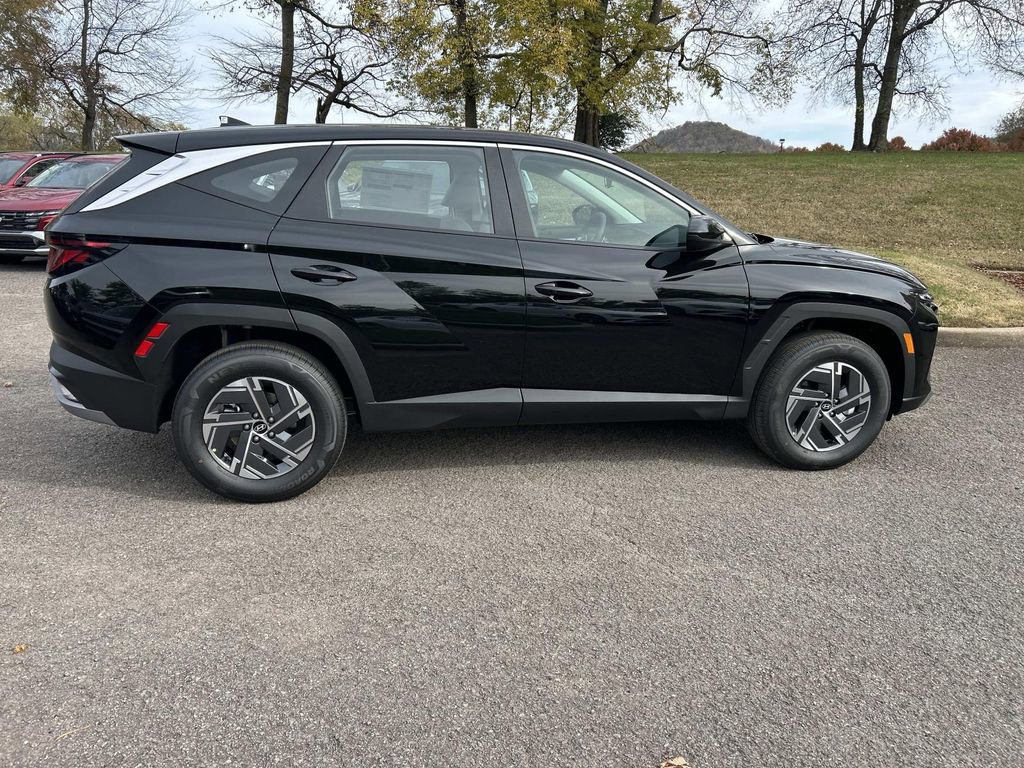 New 2026 Hyundai Tucson Blue SE w/ Tow & Go Package AWD/4WD image 8