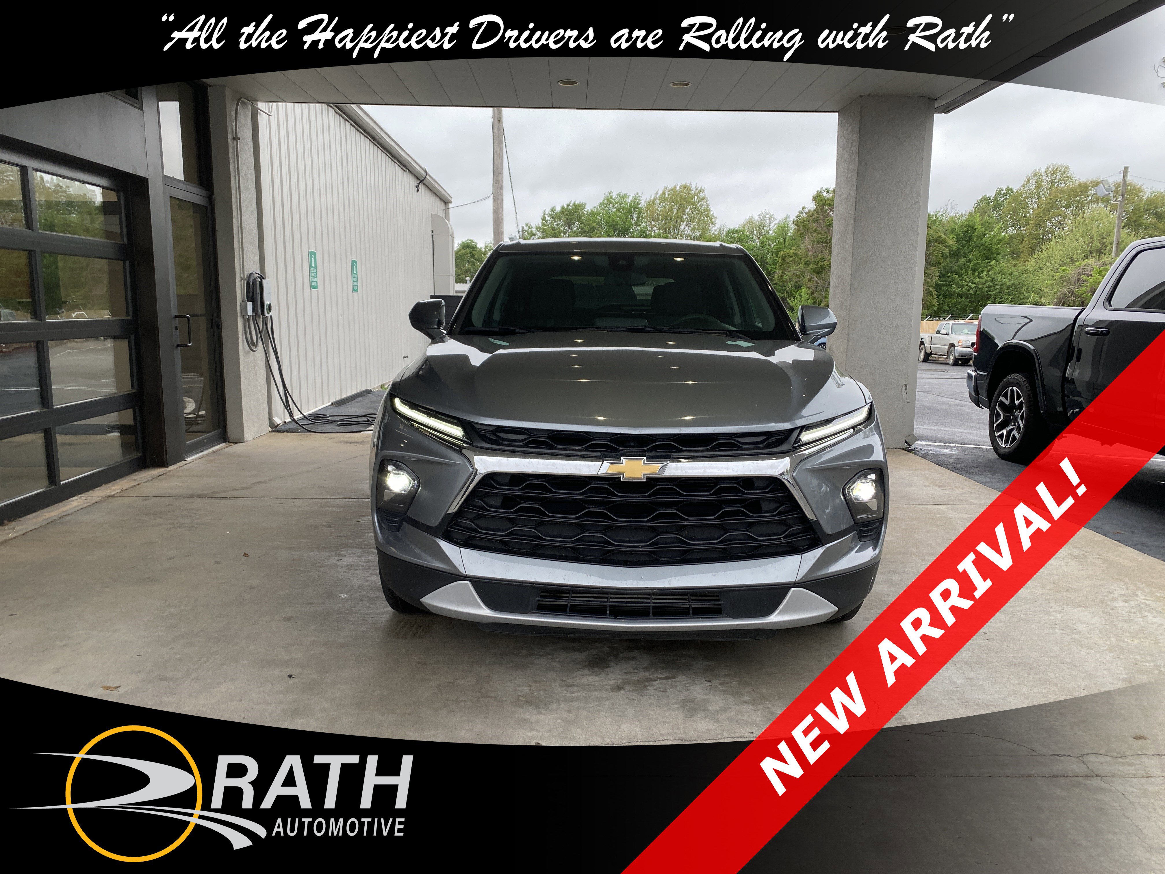 Used 2025 Chevrolet Blazer LT image 3