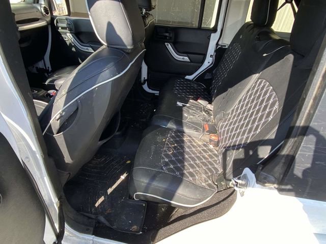 Used 2018 Jeep Wrangler Unlimited Sahara image 9