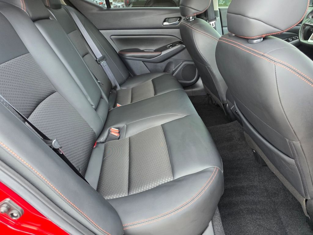 Used 2025 Nissan Altima 2.5 SR image 13