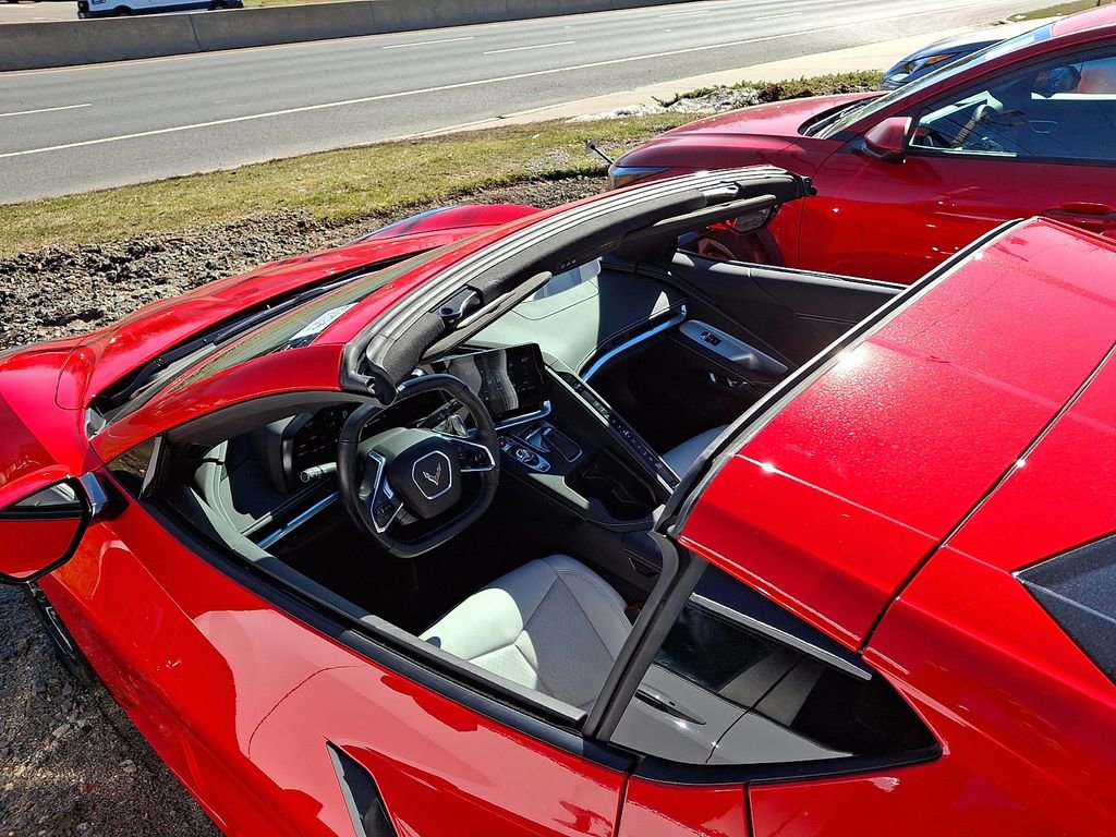 Used 2021 Chevrolet Corvette Stingray Coupe w/ Z51 Performance Package image 25