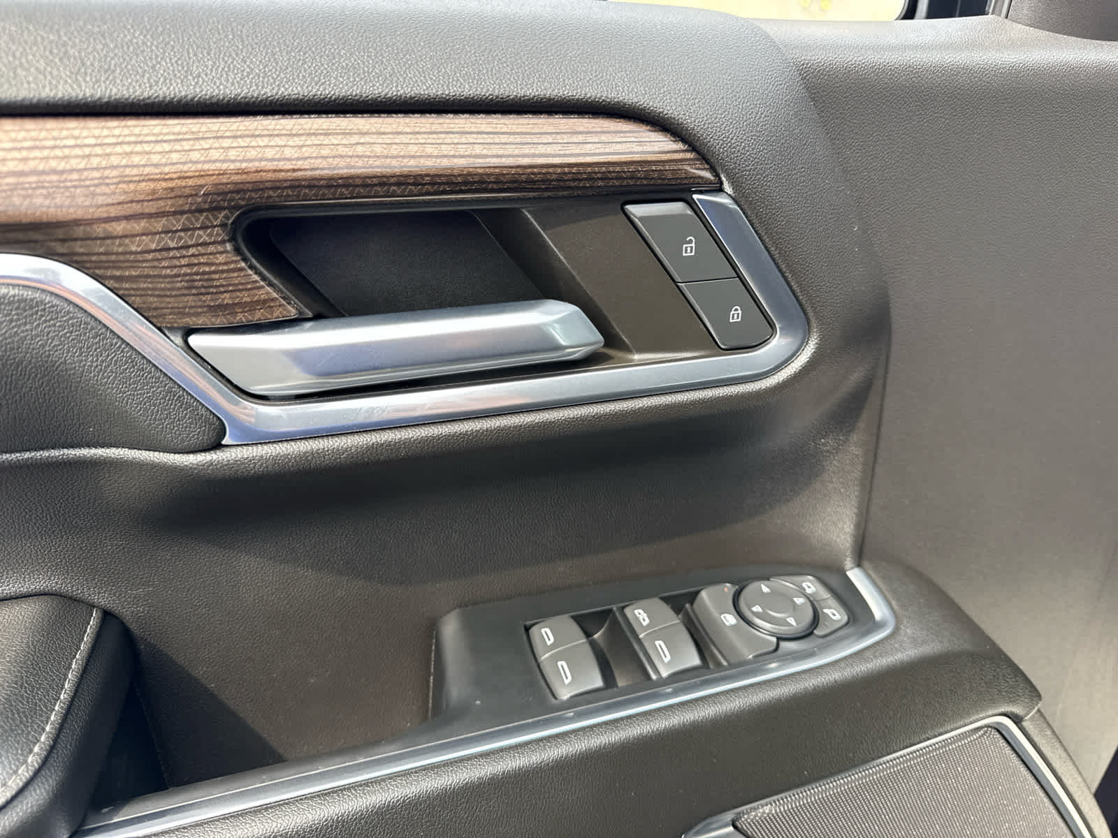 Certified 2024 Chevrolet Silverado 1500 LT AWD/4WD image 10