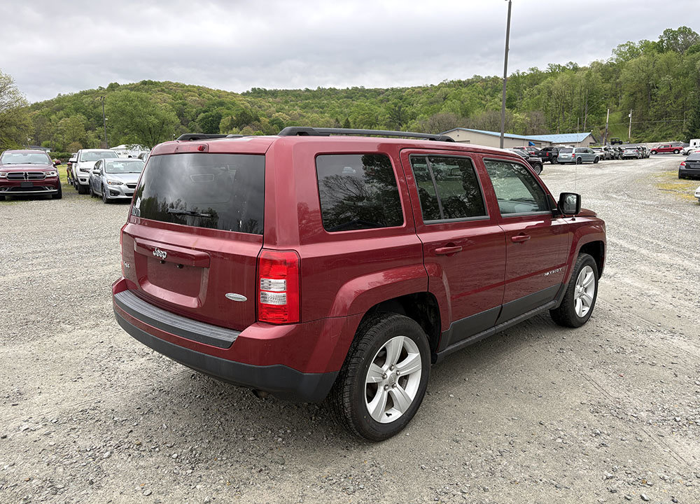 Used 2014 Jeep Patriot Latitude AWD/4WD image 3