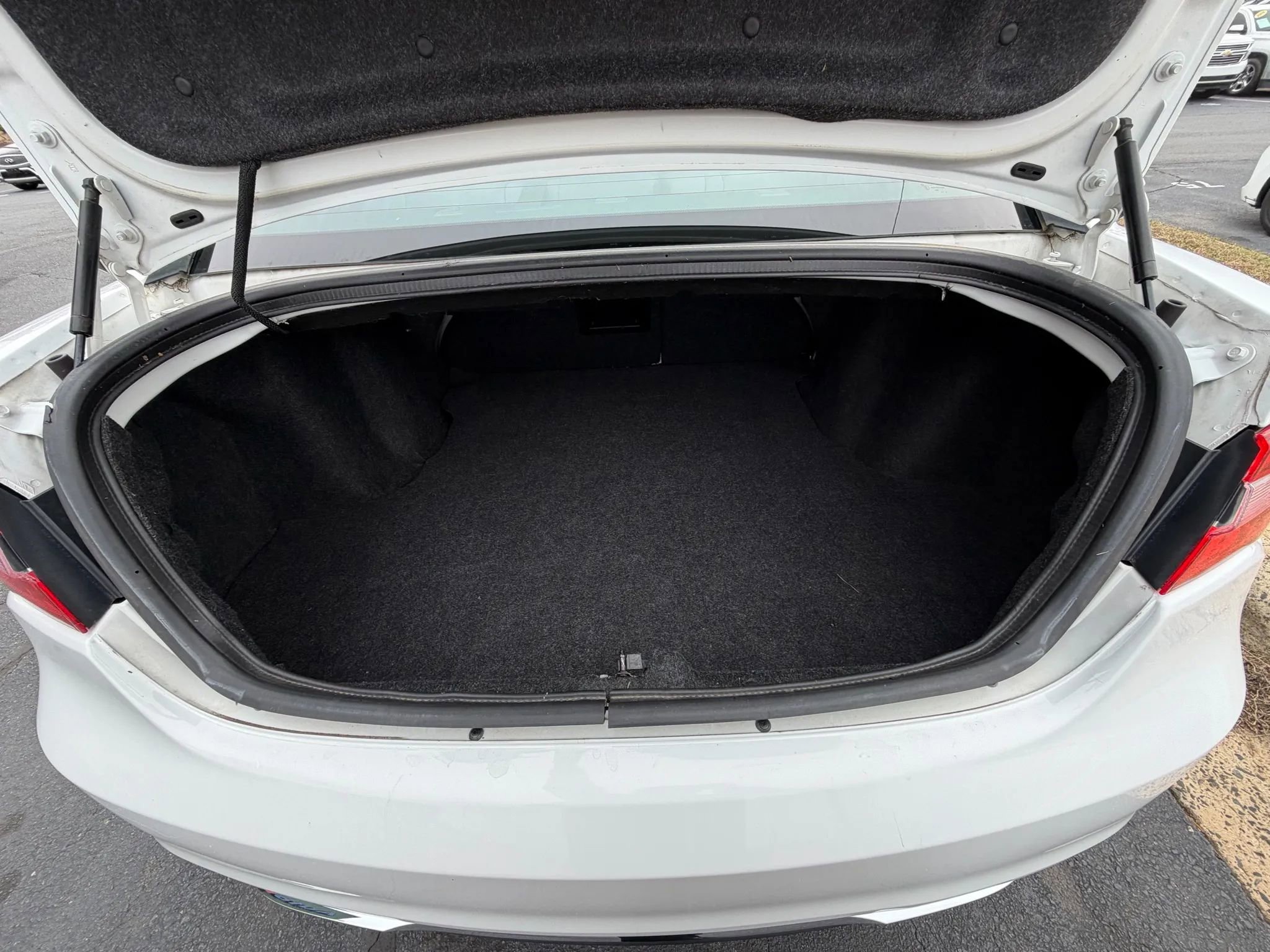 Used 2014 Chrysler 200 Touring FWD image 9