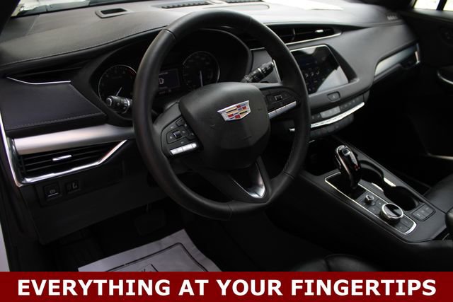 Used 2022 Cadillac XT4 Premium Luxury w/ Enhanced Visibility Package AWD/4WD image 2