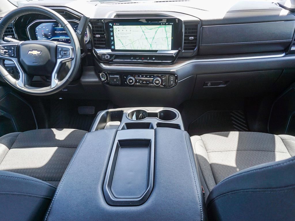 Used 2025 Chevrolet Silverado 2500 LT w/ Convenience Package image 14