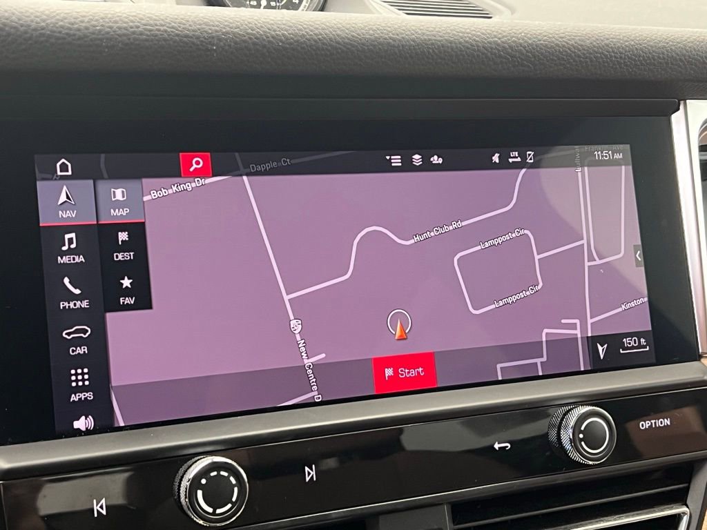 Certified 2022 Porsche Macan image 13