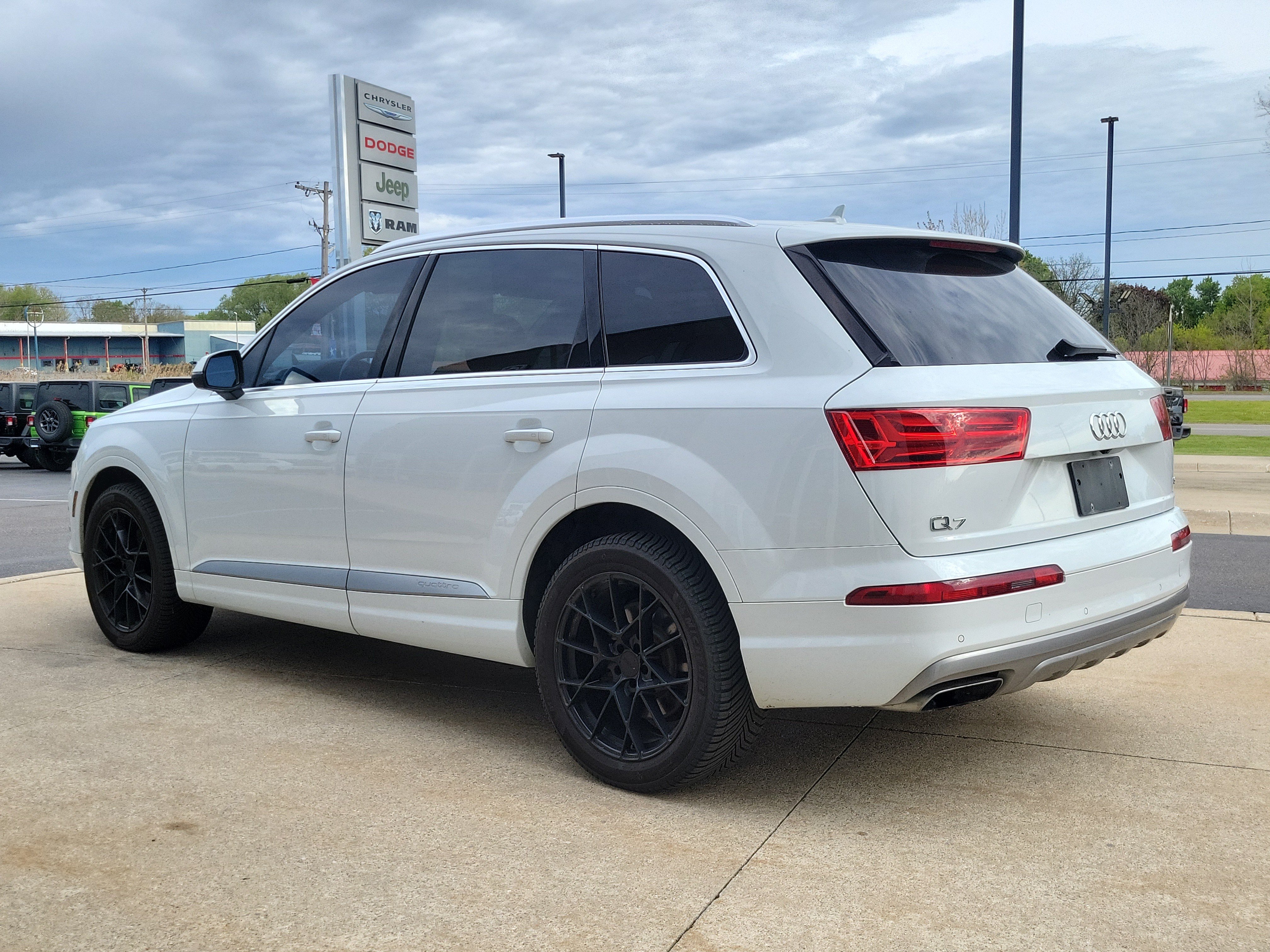 Used 2018 Audi Q7 3.0T Premium Plus AWD/4WD image 3