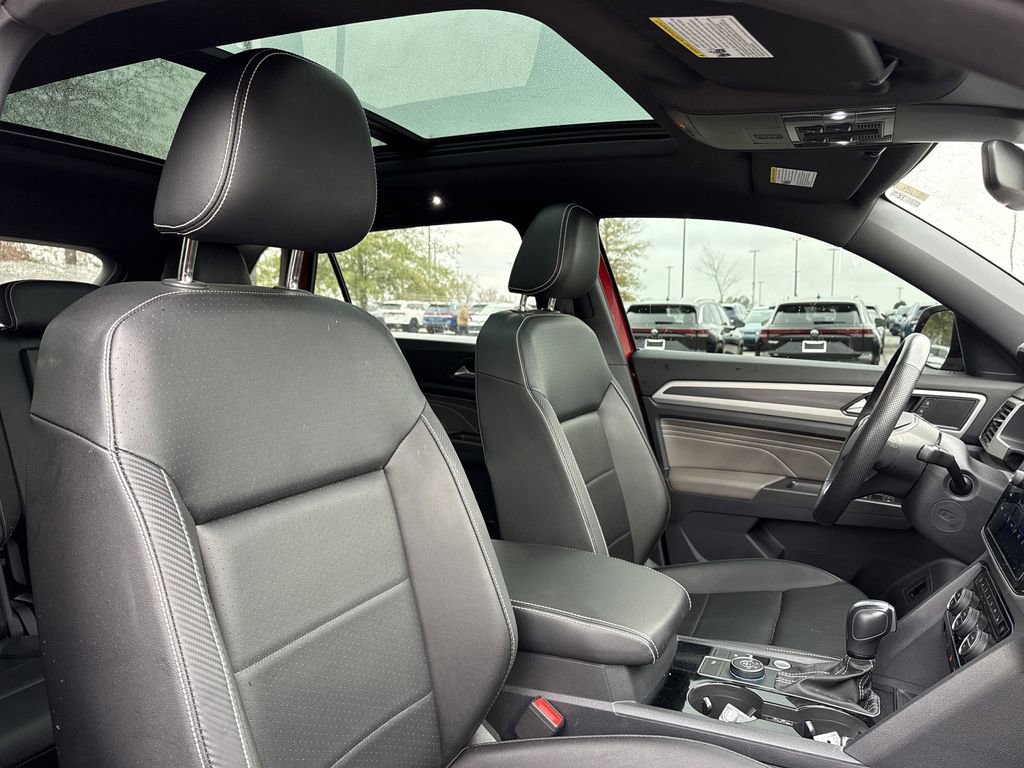 Used 2023 Volkswagen Atlas Cross Sport SEL R-Line image 16