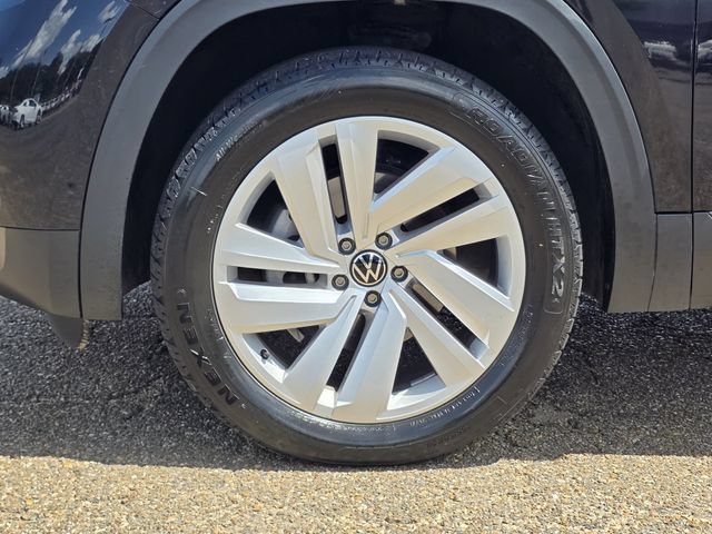 Used 2023 Volkswagen Atlas Cross Sport SE AWD/4WD image 32