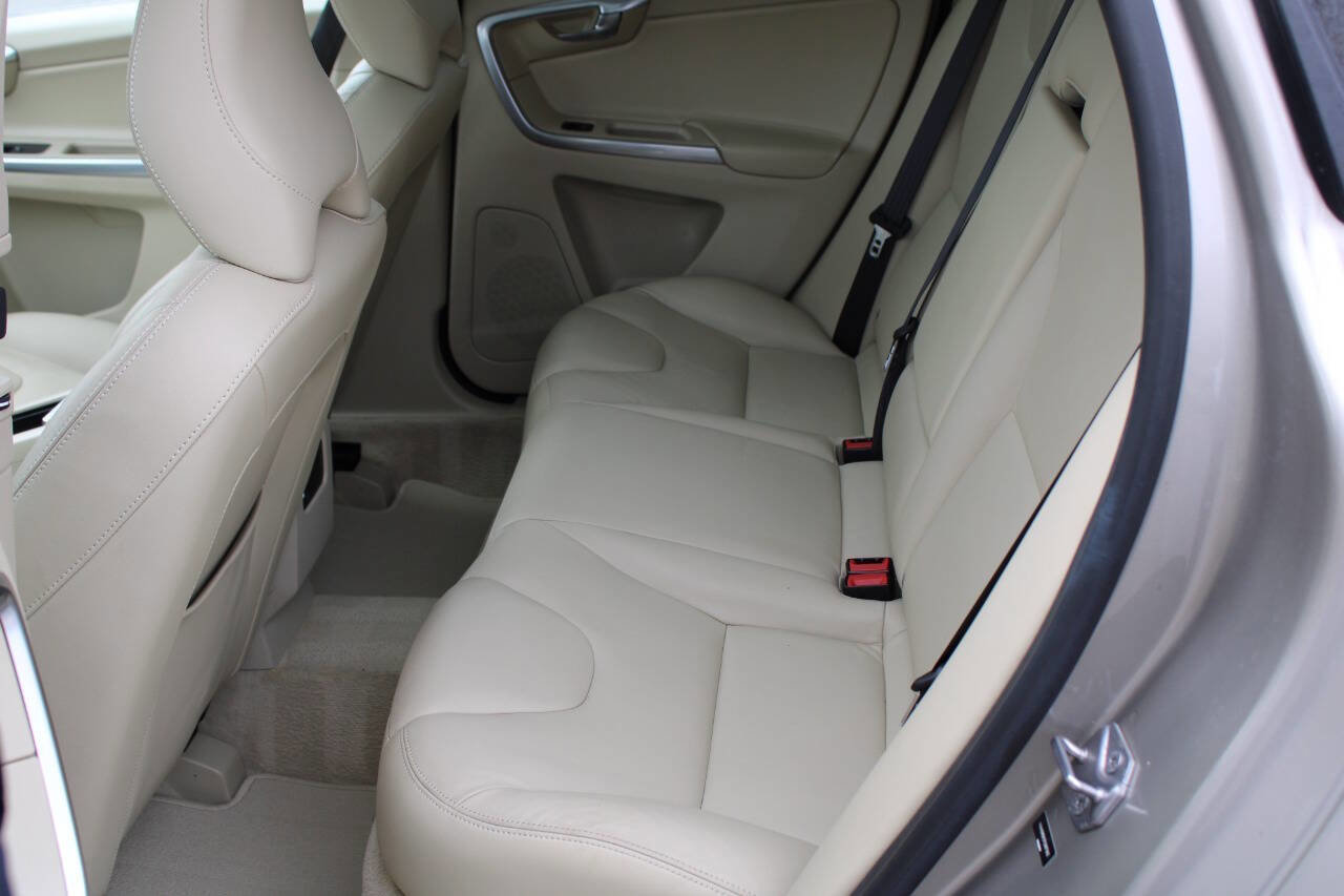 Used 2015 Volvo XC60 T5 Premier image 19