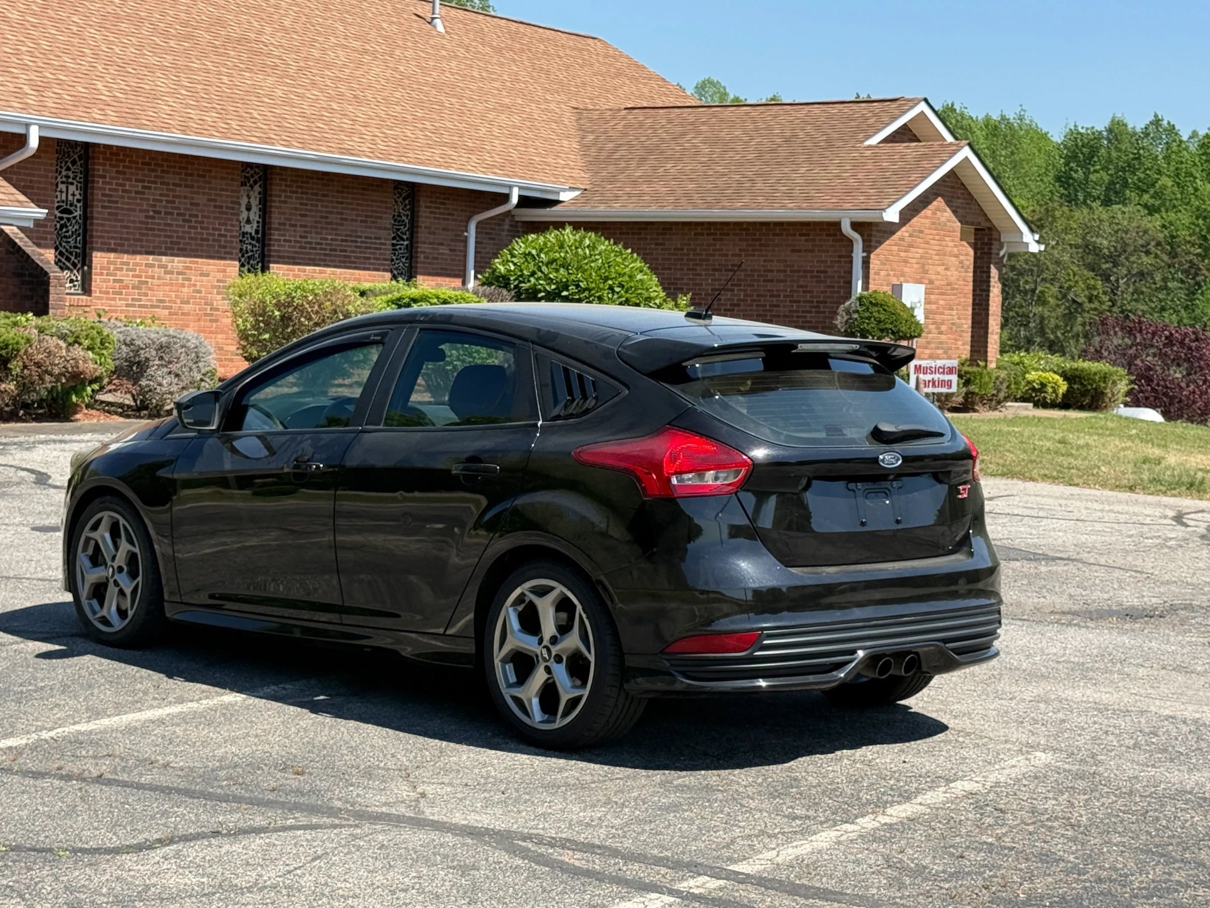 Used 2016 Ford Focus ST image 5