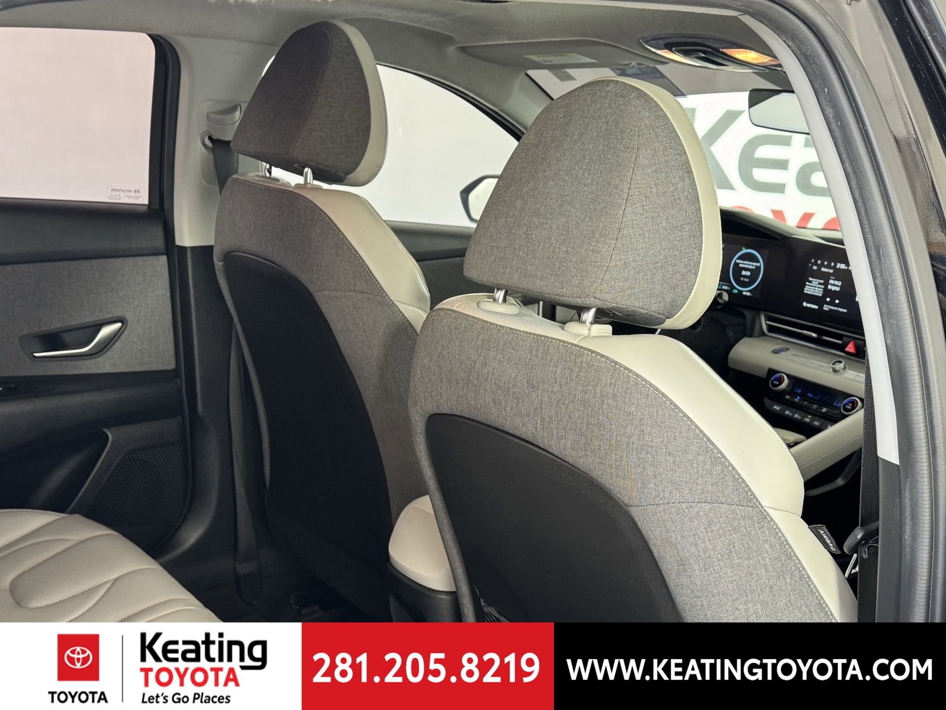 Used 2025 Hyundai Elantra Limited image 19