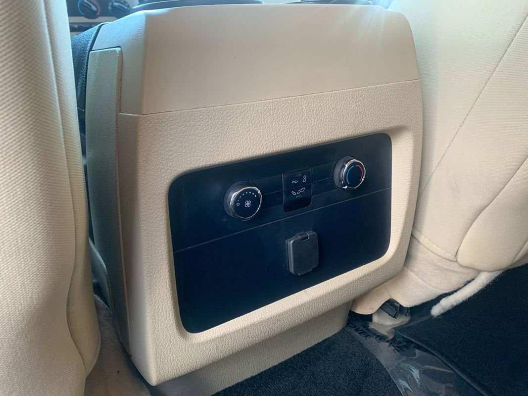 Used 2016 Ford Expedition XL image 18