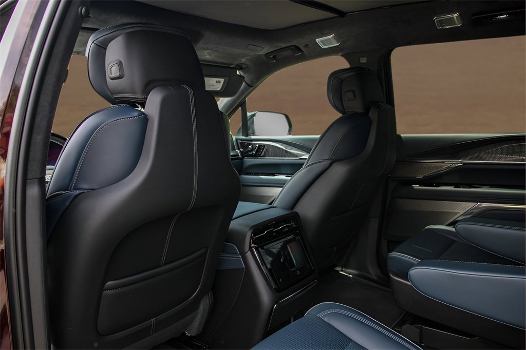 New 2025 Cadillac Escalade IQ Sport 2 w/ LPO, ONYX Package image 15