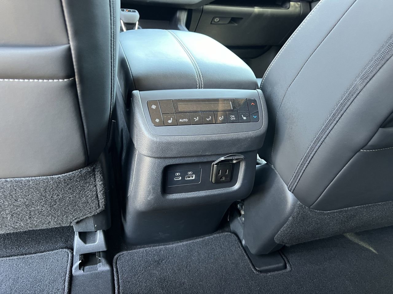 Certified 2024 Nissan Pathfinder Platinum w/ Cargo Package FWD image 27