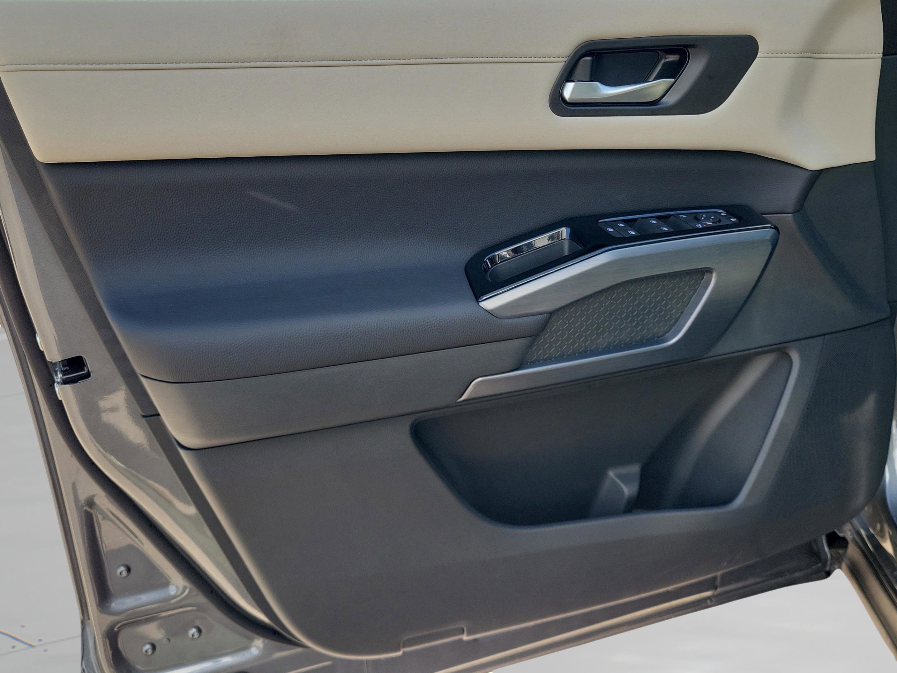 New 2026 Nissan Pathfinder SL image 21