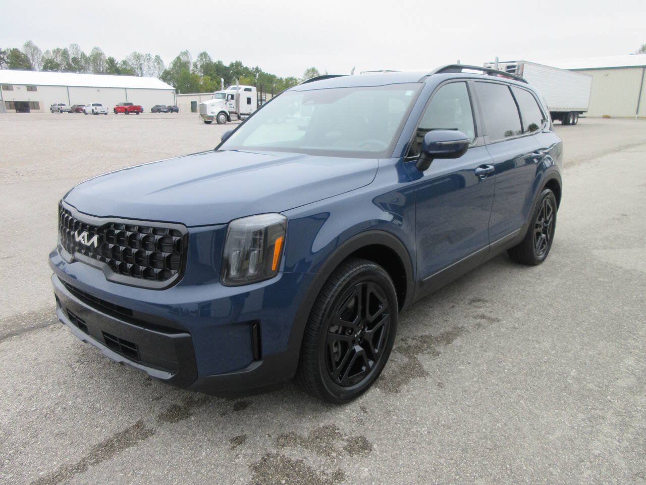 Used 2024 Kia Telluride EX X-Line AWD/4WD image 2