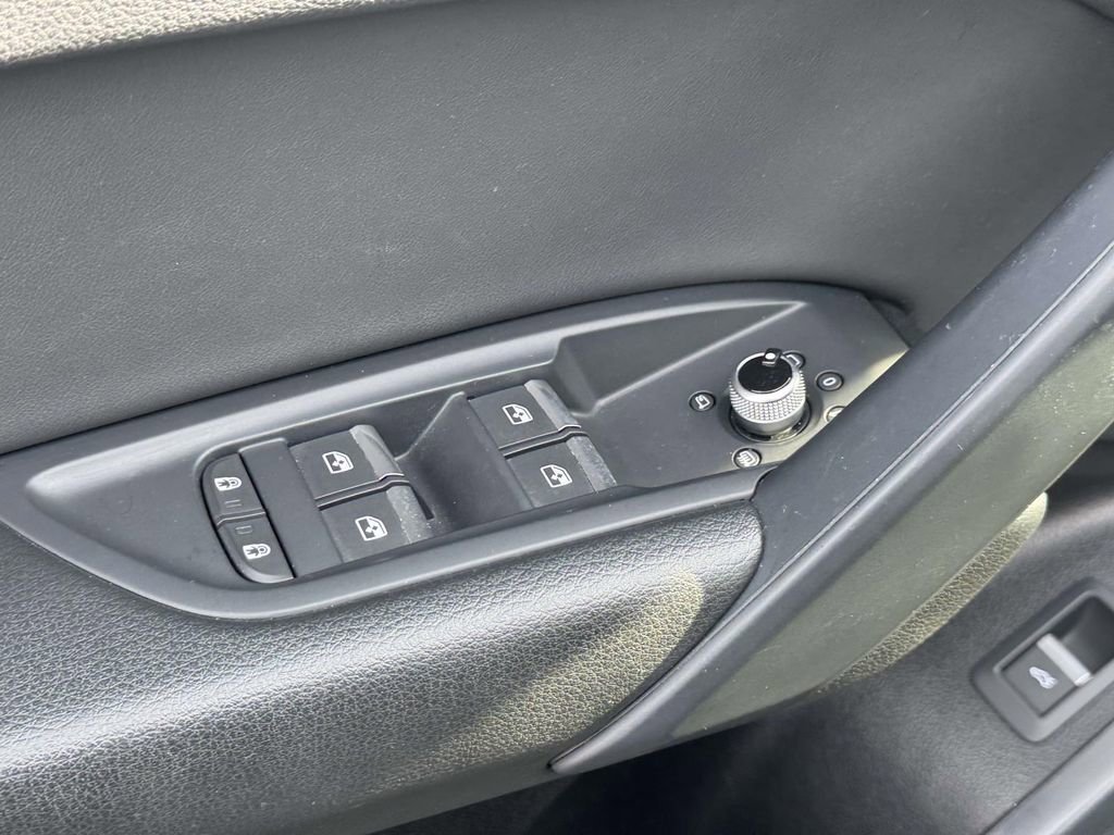 Used 2023 Audi Q5 2.0T Premium image 15