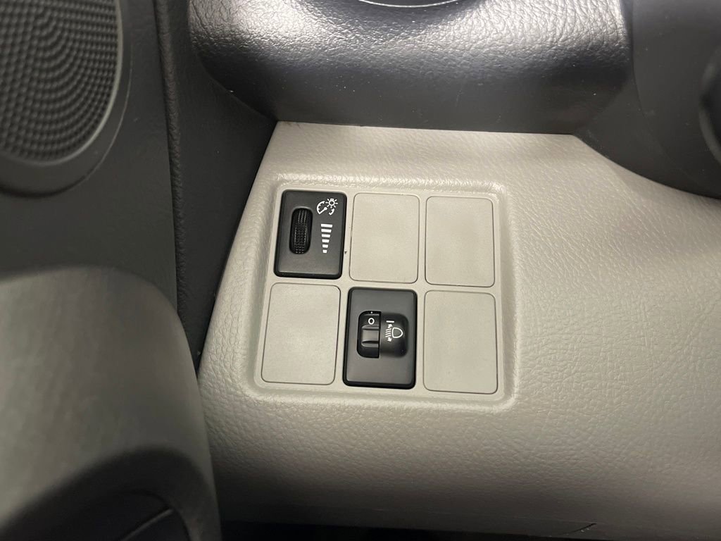 Used 2014 Toyota RAV4 EV image 22