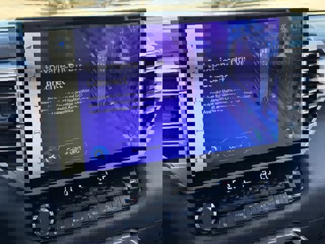 Used 2025 Toyota Tundra Limited w/ Power Package image 18