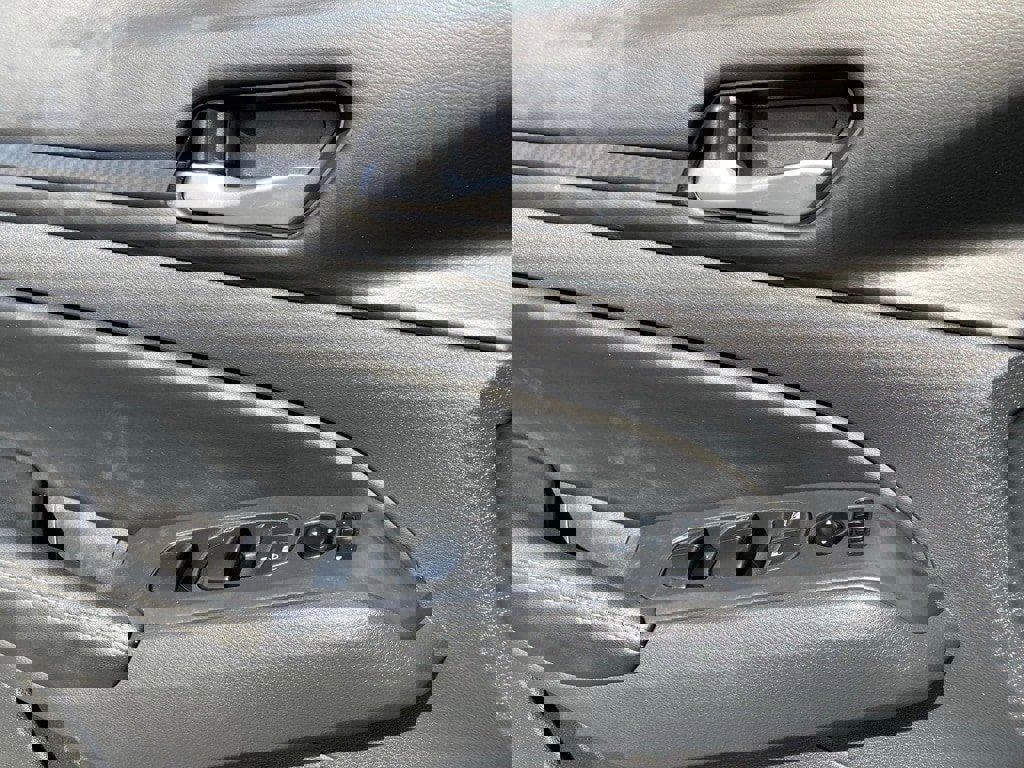 Used 2024 Nissan Altima 2.5 SV image 13