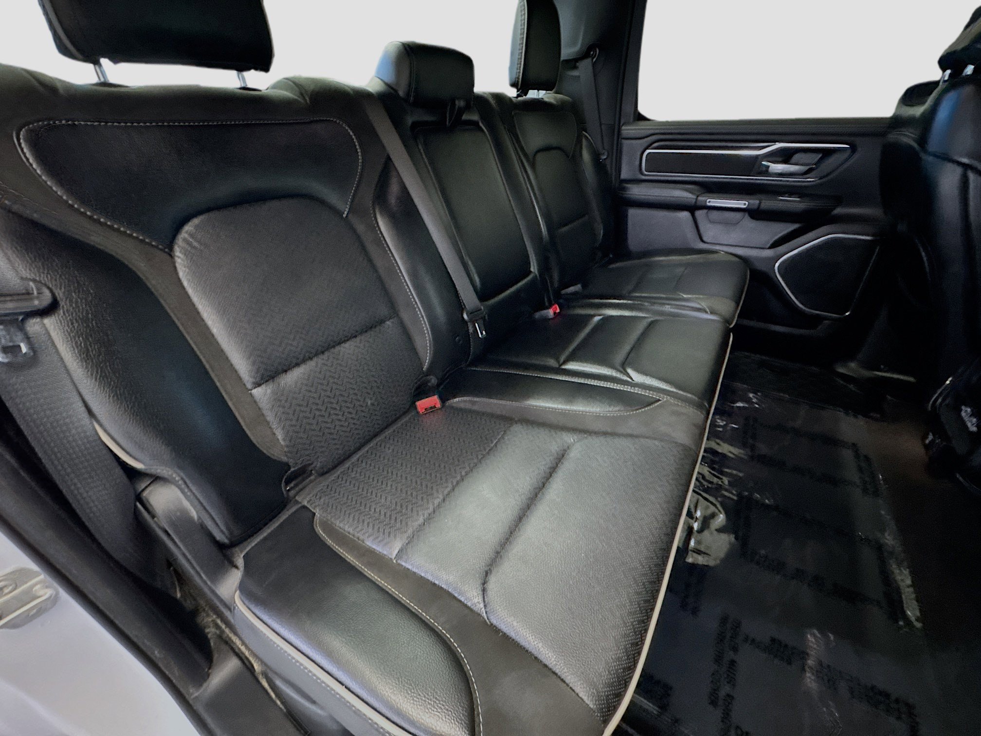 Used 2024 RAM 1500 Laramie image 14