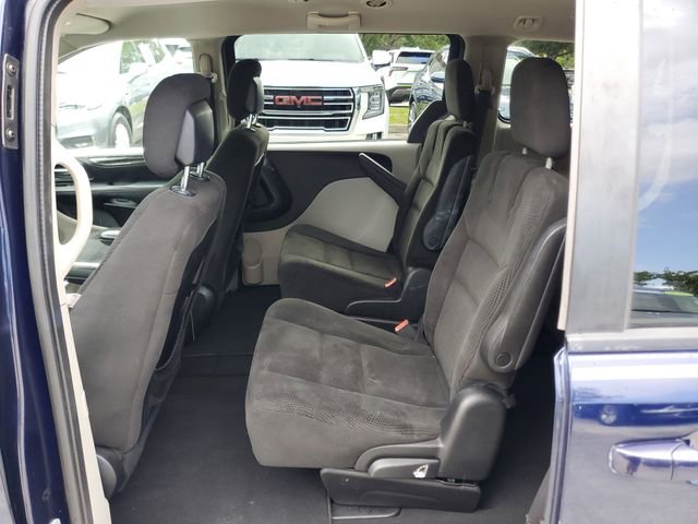 Used 2016 Dodge Grand Caravan SXT w/ Rear Park Assist Package FWD image 12
