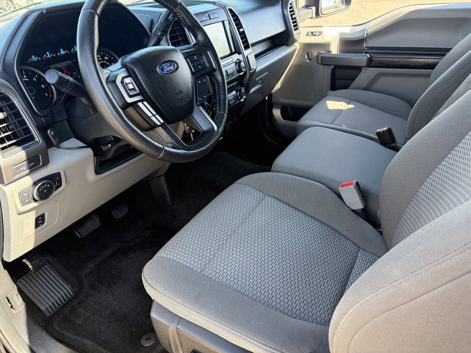 Used 2017 Ford F150 XLT w/ Equipment Group 302A Luxury AWD/4WD image 19