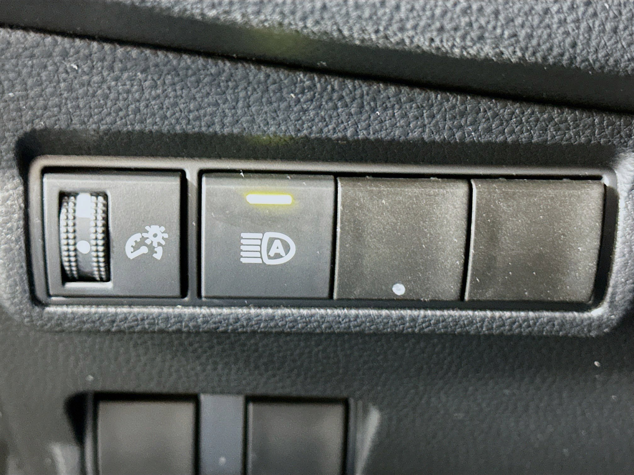 Used 2024 Toyota Corolla Cross LE image 17