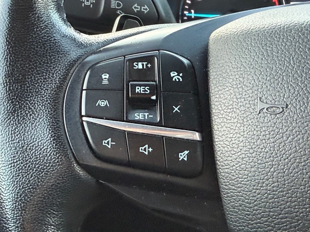 Used 2020 Ford Explorer XLT w/ Equipment Group 202A AWD/4WD image 16