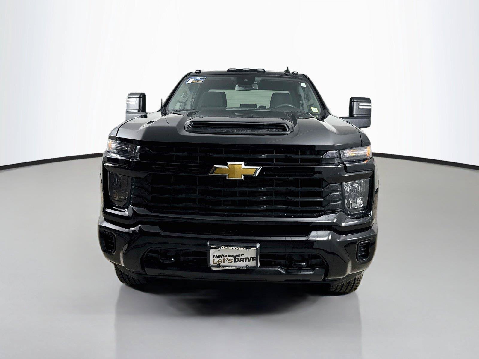 Used 2024 Chevrolet Silverado 2500 Custom w/ Custom Value Package AWD/4WD image 7