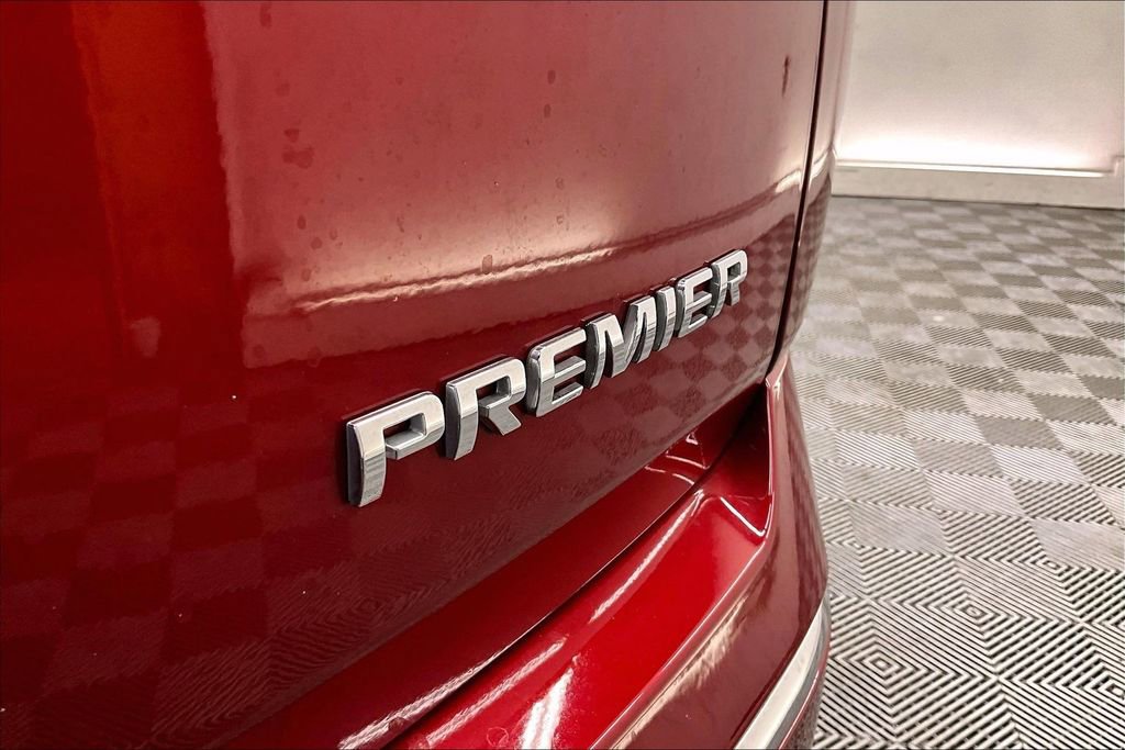 Used 2023 Chevrolet Traverse Premier AWD/4WD image 7