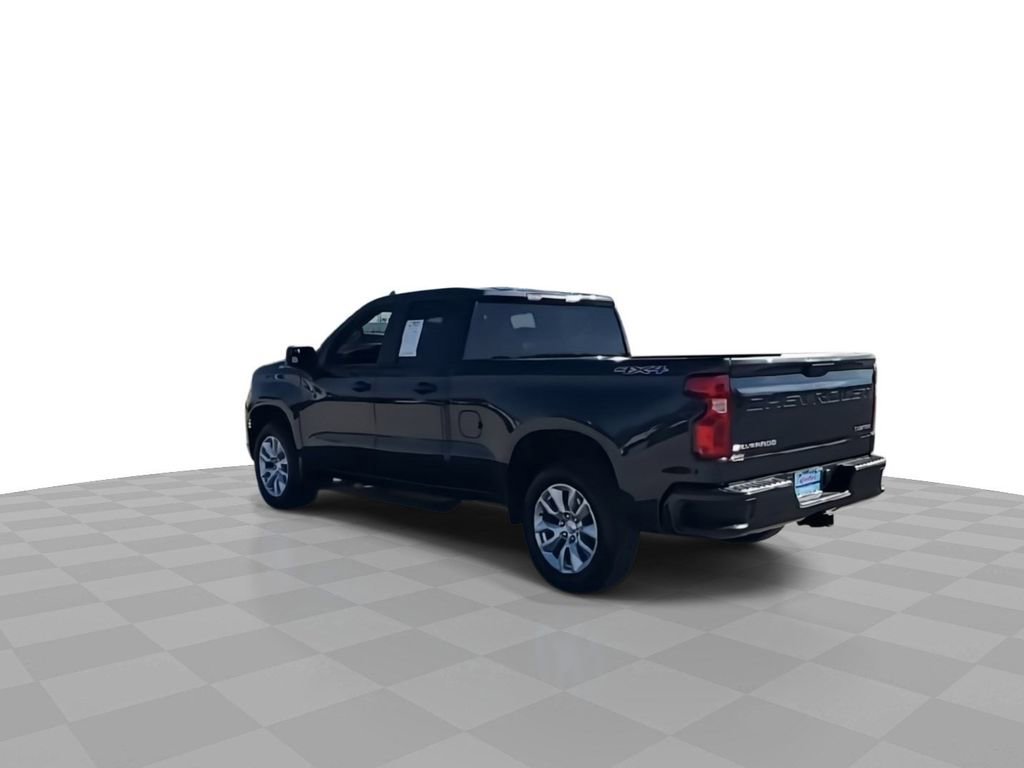 Used 2023 Chevrolet Silverado 1500 Custom image 6