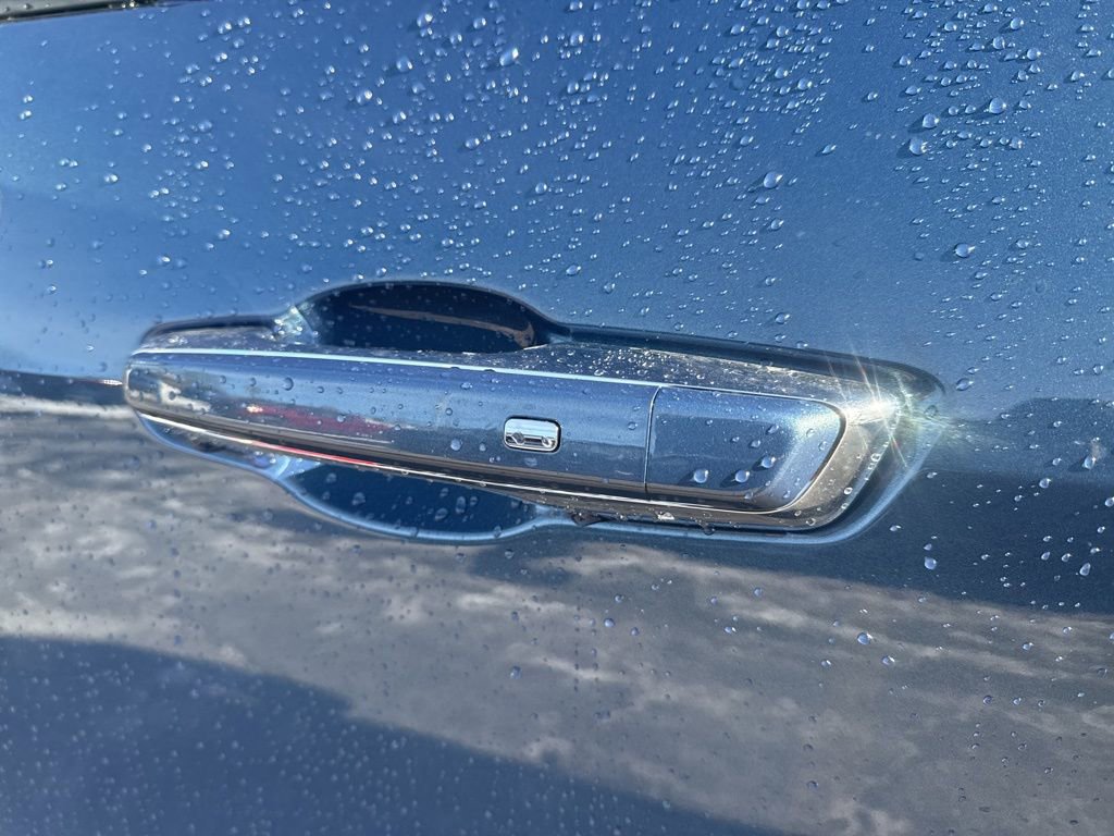 New 2026 Chevrolet Traverse High Country w/ LPO, Floor Liner Package image 8