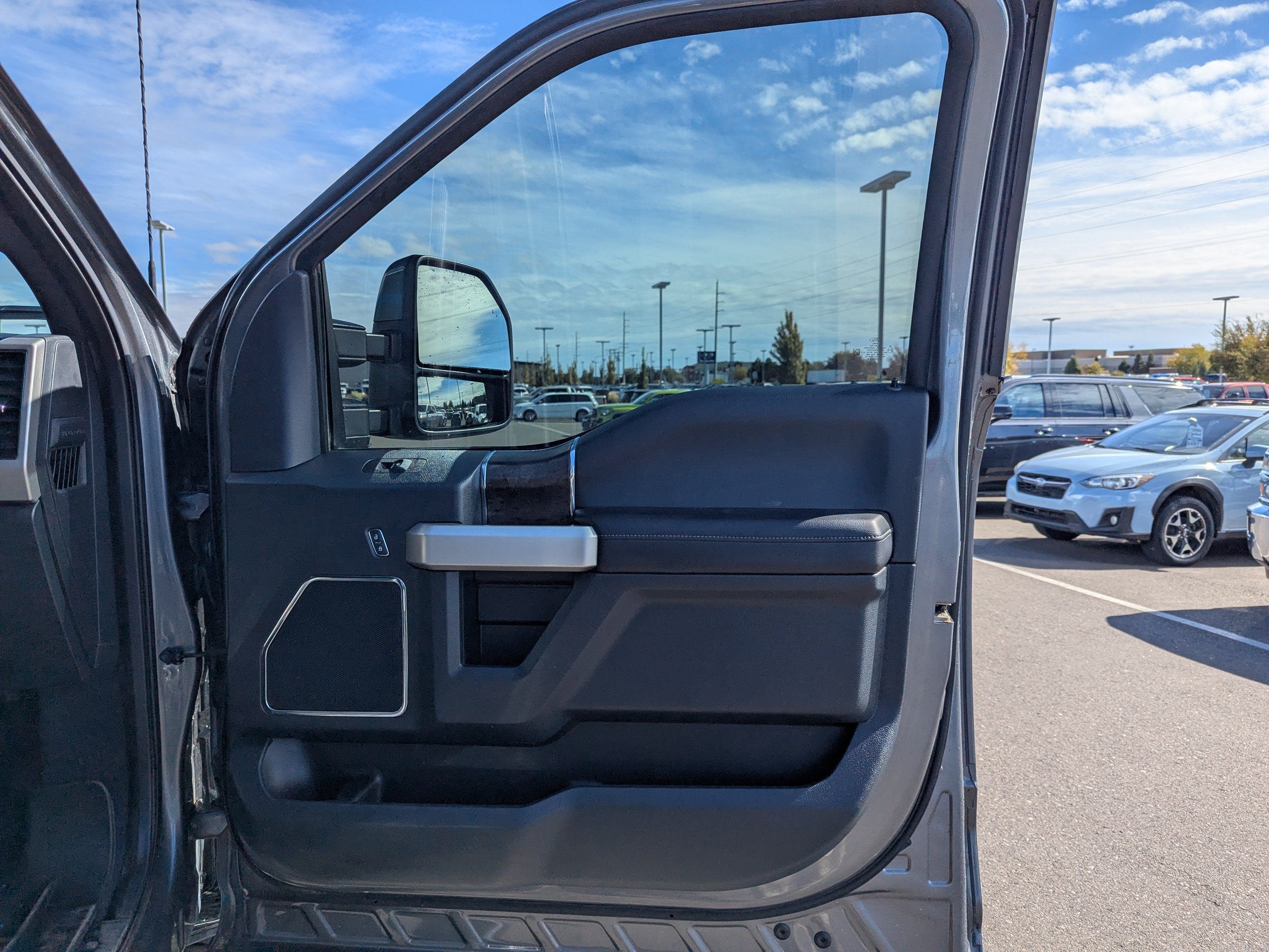 Used 2022 Ford F250 Lariat w/ Lariat Ultimate Package AWD/4WD image 42