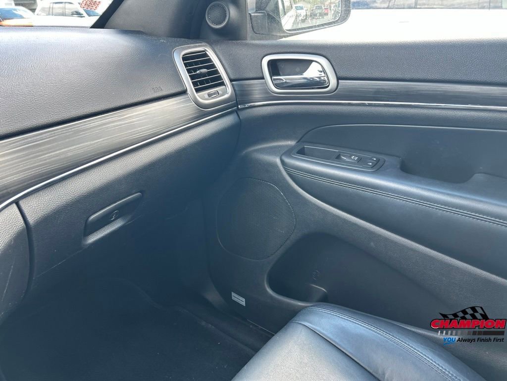 Used 2019 Jeep Grand Cherokee Limited AWD/4WD image 15