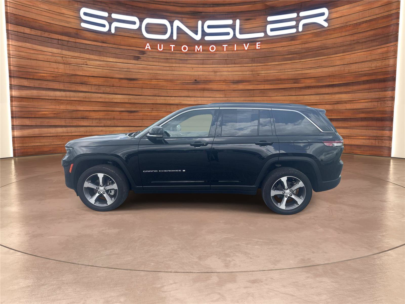 Used 2024 Jeep Grand Cherokee Limited AWD/4WD video 2