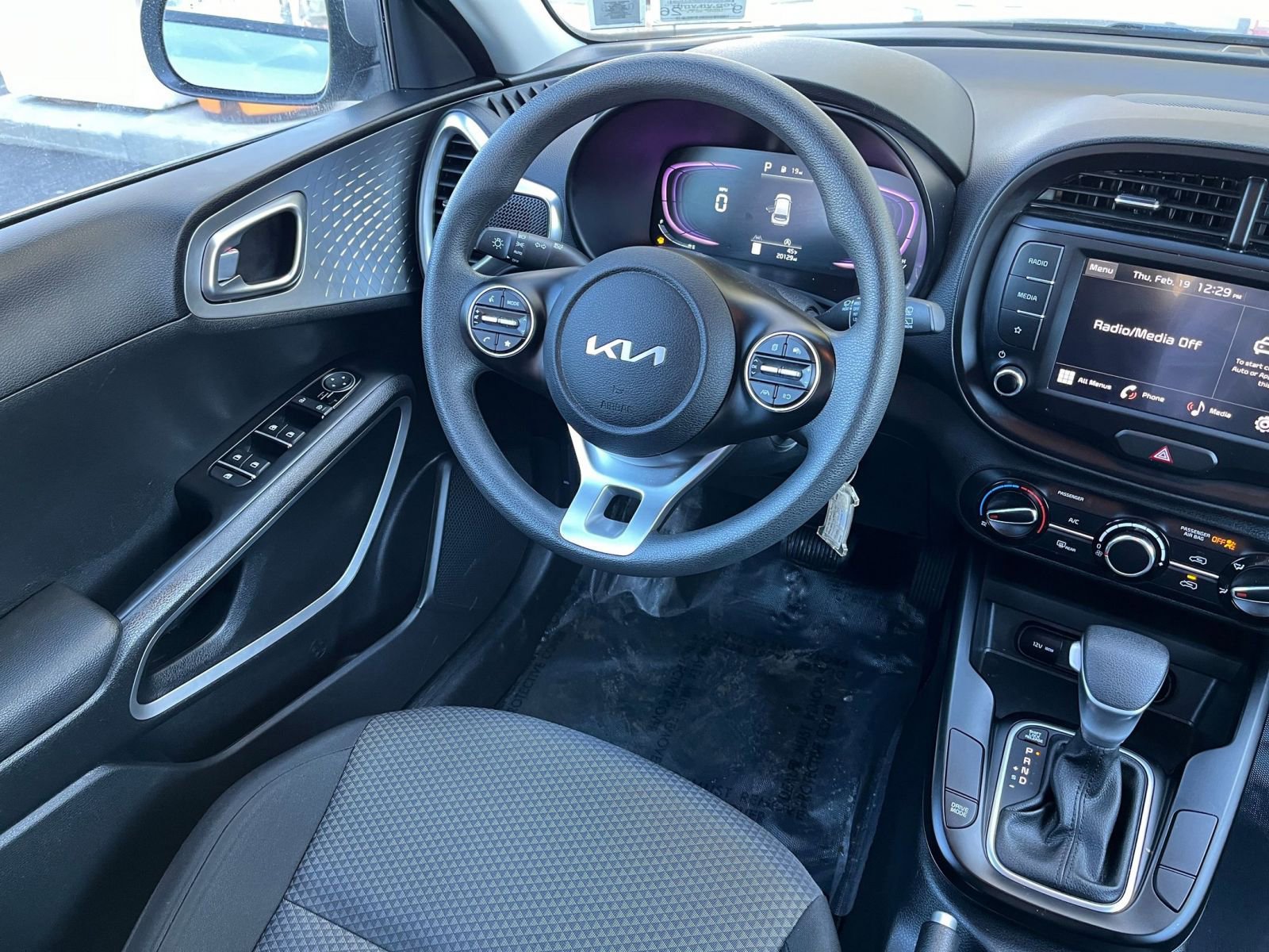 Used 2025 Kia Soul LX w/ LX Technology Package image 30