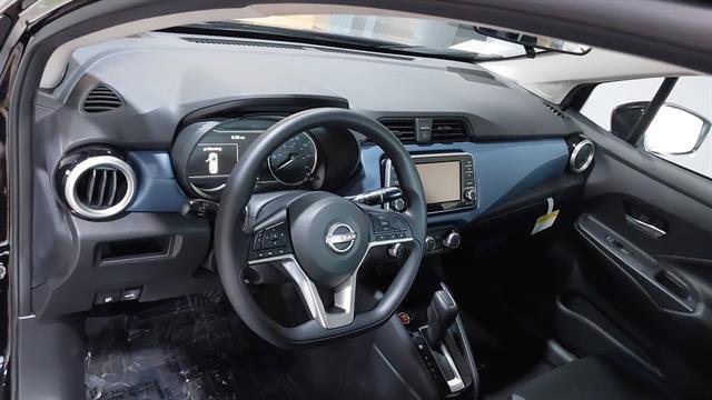 Used 2025 Nissan Versa SV w/ Trunk Package FWD image 18