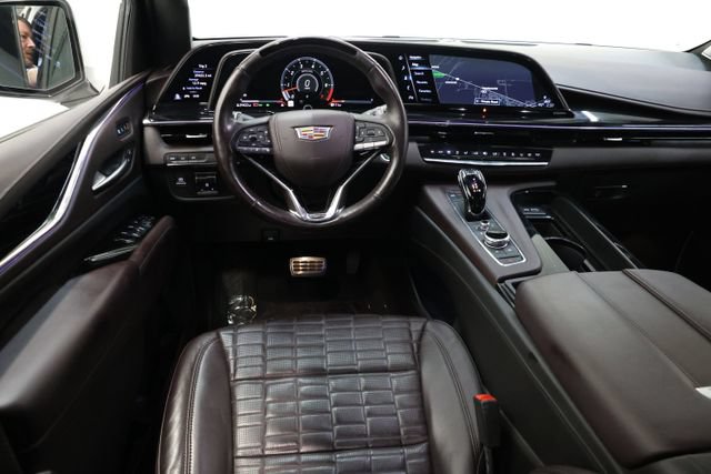 Used 2024 Cadillac Escalade ESV V w/ Heavy-Duty Trailer Package AWD/4WD image 82