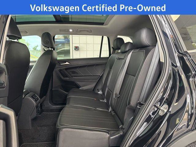 Certified 2024 Volkswagen Tiguan SE w/ Panoramic Sunroof Package AWD/4WD image 16