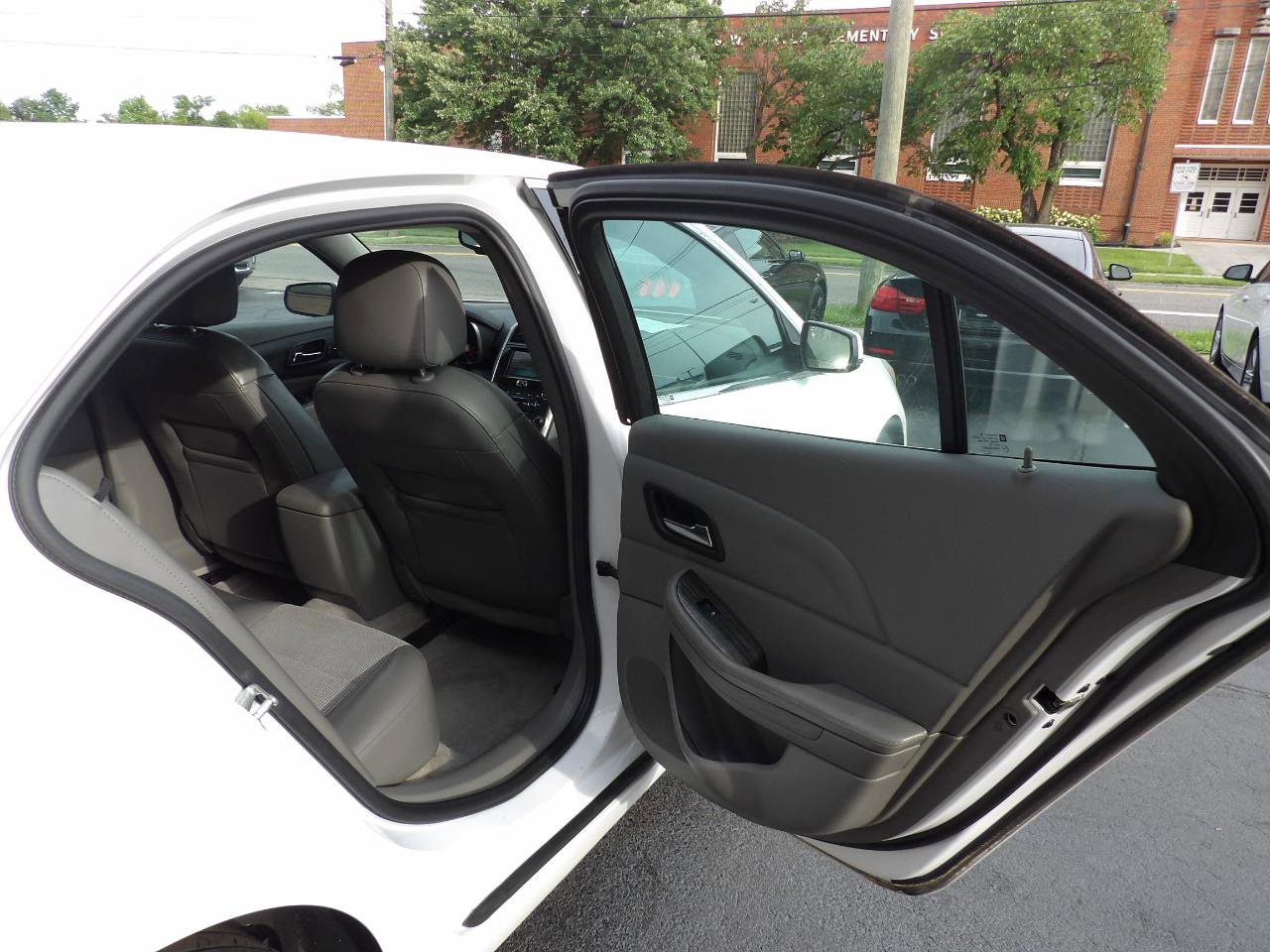 Used 2015 Chevrolet Malibu LT w/ Power Convenience Package image 17